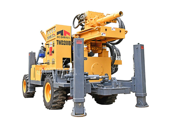 Un buon prezzo. motore diesel montato rimorchio della piattaforma di produzione di 180m 55Kw in linea